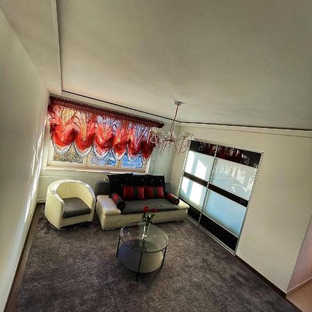 Luxury Red Apartment By Marta رادوم المظهر الخارجي الصورة