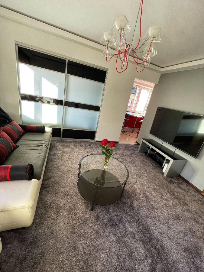 Luxury Red Apartment By Marta رادوم المظهر الخارجي الصورة