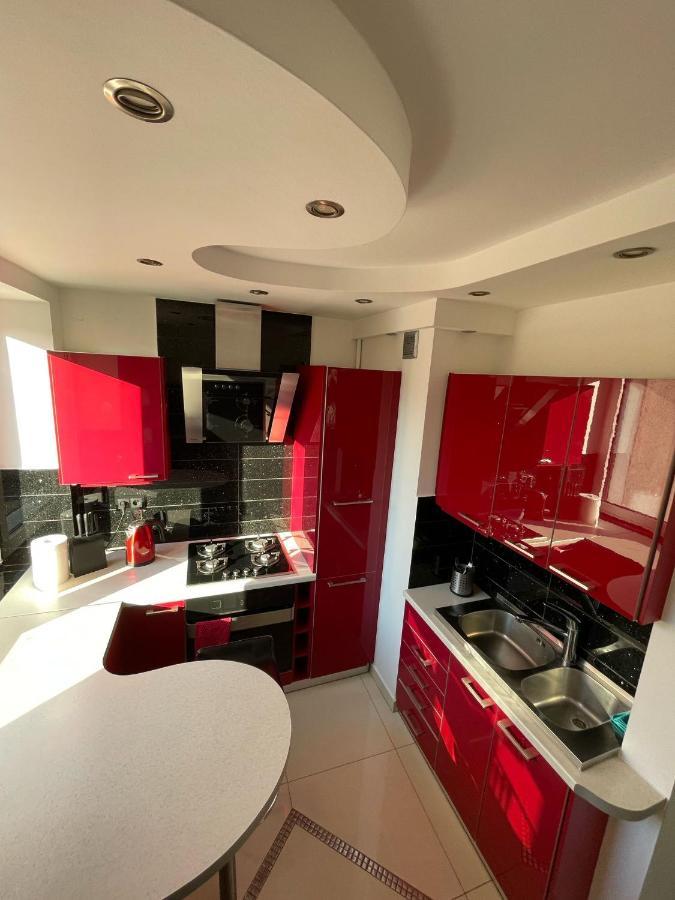 Luxury Red Apartment By Marta رادوم المظهر الخارجي الصورة