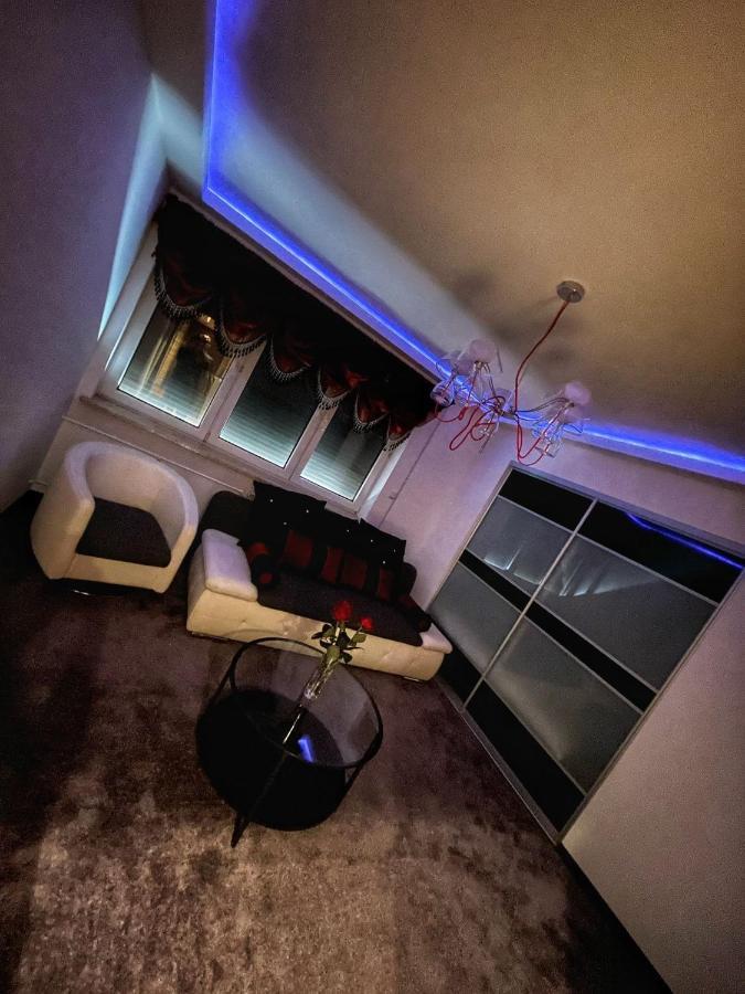 Luxury Red Apartment By Marta رادوم المظهر الخارجي الصورة