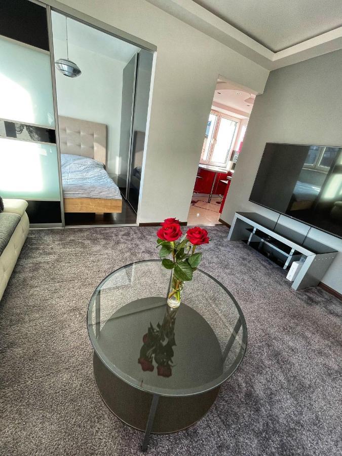 Luxury Red Apartment By Marta رادوم المظهر الخارجي الصورة